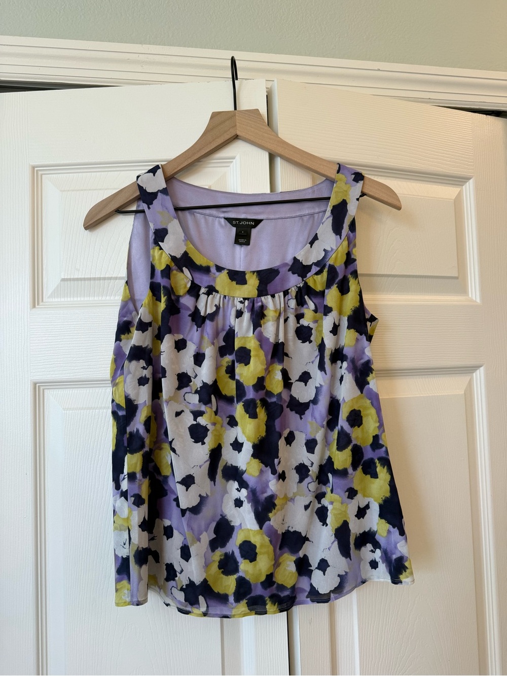St. John Silk Floral Sleeveless Blouse Tank Top Purple Yellow Navy Small